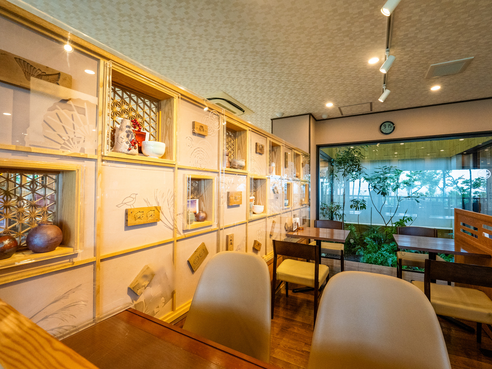 清松庵たちばなの壁面展示